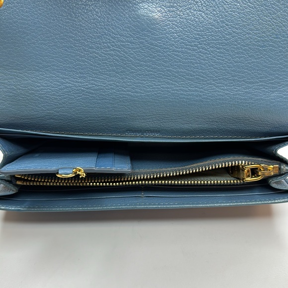 10730 Miu Miu Wallet - Picture 2 of 6